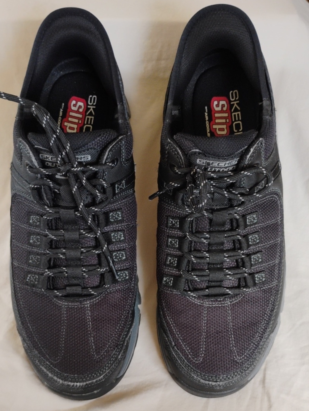 Skechers Men's Black Sz 11.5 Slip-ins Air-Cooled Memory Foam Summits AT